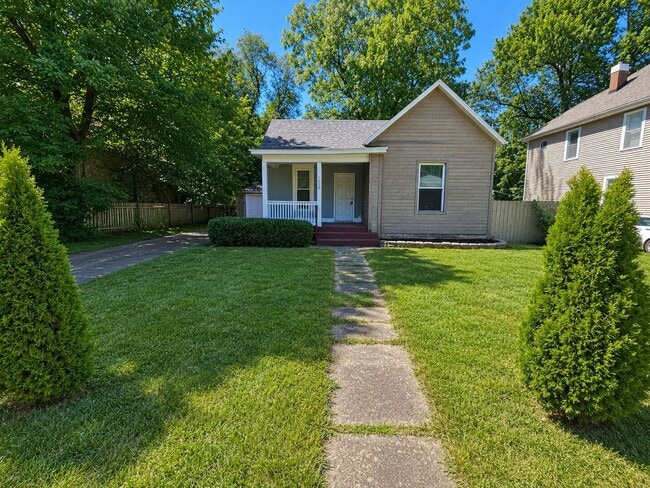 property at 1030 W Scott St