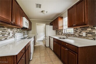 5009 2nd St W in Lehigh Acres, FL - Building Photo - Building Photo