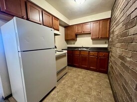 602 Kellywood Manor in New Kensington, PA - Building Photo