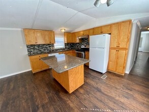 16544 Live Oak Square Dr in Porter, TX - Building Photo - Building Photo