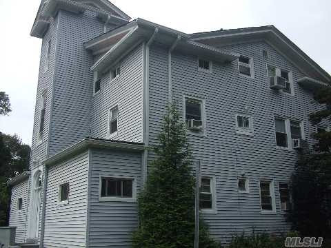 2 Smith Ave in Holbrook, NY - Building Photo