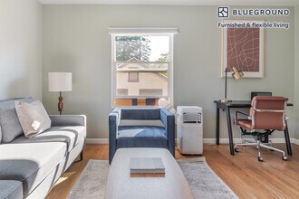 321 Hawthorne Ave in Palo Alto, CA - Building Photo - Building Photo