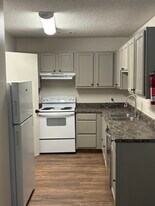 2920 Dawn Ct, Unit A in Siloam Springs, AR - Building Photo