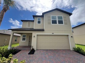 693 Carlyle Wy in Fort Pierce, FL - Building Photo