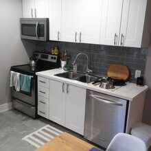 157 Ray St N in Hamilton, ON - Building Photo - Building Photo