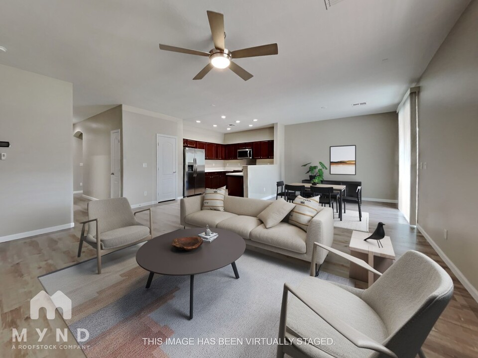 17299 W Fetlock Trail in Surprise, AZ - Building Photo