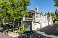 Carriage Lane in Sacramento, CA - Foto de edificio - Building Photo