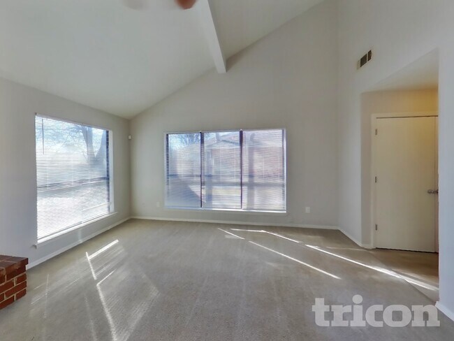 820 Arbor Hill Dr in Stone Mountain, GA - Foto de edificio - Building Photo