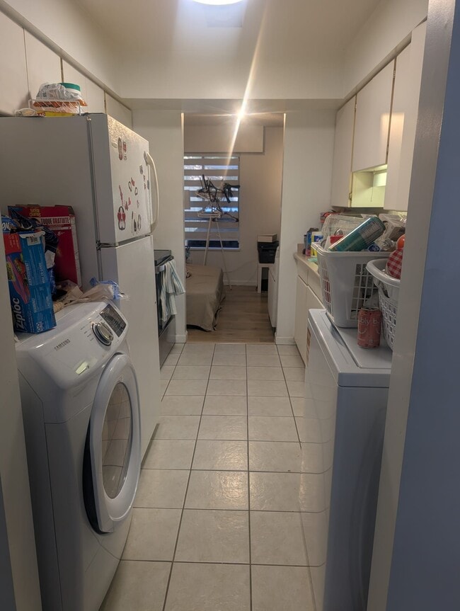 7358 Dunvegan Ct in Burnaby, BC - Building Photo - Building Photo