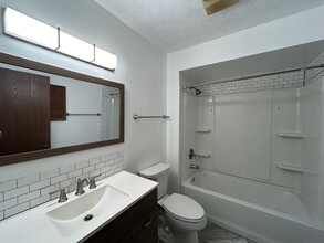 7736 Betsy Ross Cir in Dayton, OH - Building Photo - Building Photo