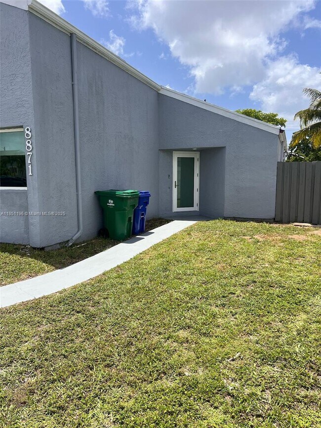 8871 SW 24th Pl in Miramar, FL - Building Photo - Building Photo
