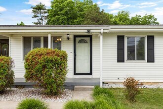 1225 Ferd Hickey Rd in Knoxville, TN - Foto de edificio - Building Photo