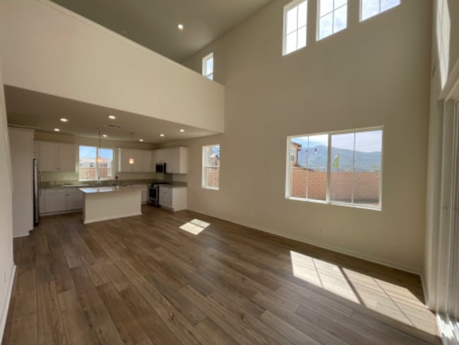 540 Jubilee Pl in Santa Paula, CA - Building Photo - Building Photo