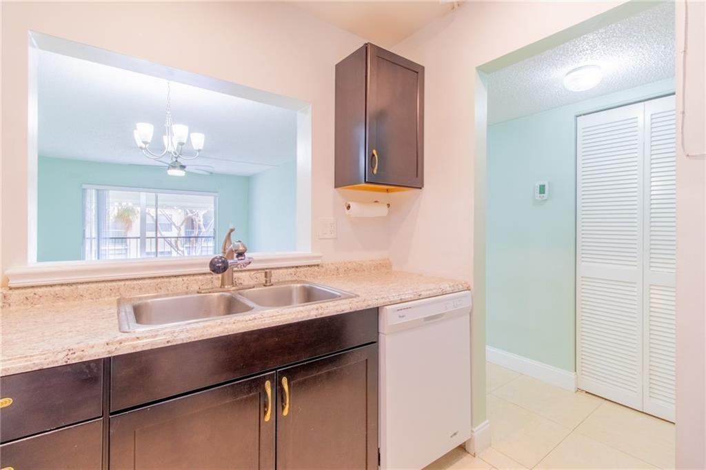 4156 NW 90th Ave, Unit 202 in Coral Springs, FL - Building Photo