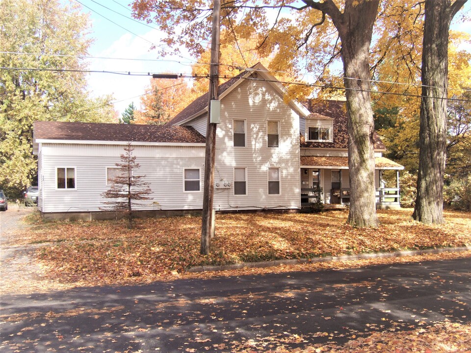 13 Walnut St in Potsdam, NY - Building Photo