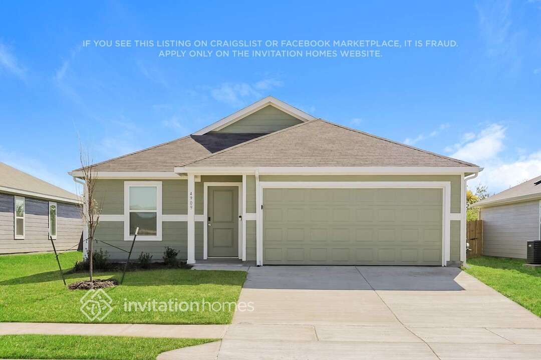 4909 Grey Fallow St in Fort Worth, TX - Foto de edificio