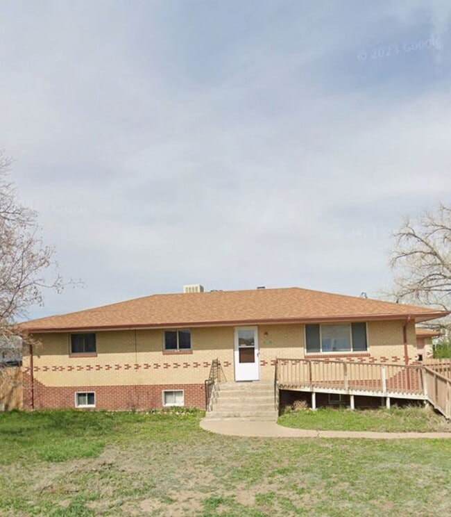 1743 Burton St in Strasburg, CO - Building Photo - Building Photo