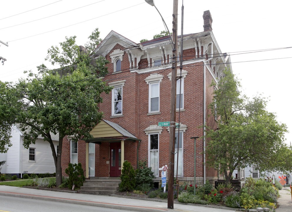 Bell Manor in Greensburg, PA - Building Photo