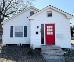 717 N 6th St in West Monroe, LA - Building Photo