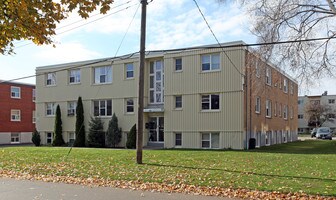 290 Montrave Ave Apartments