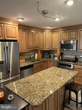 2505 Rocky Branch Rd in Vienna, VA - Building Photo - Building Photo
