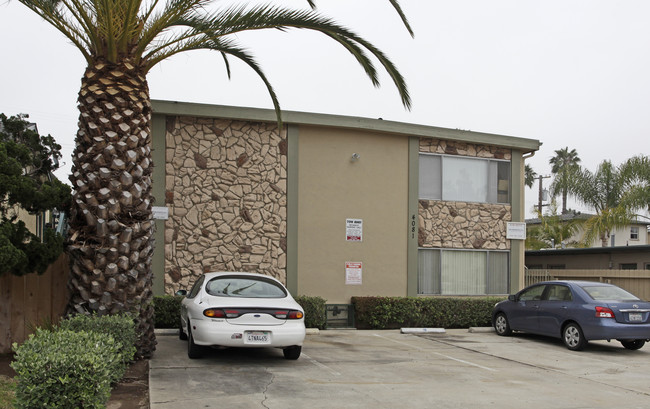 Arizona Manor Apartments in San Diego, CA - Building Photo - Building Photo