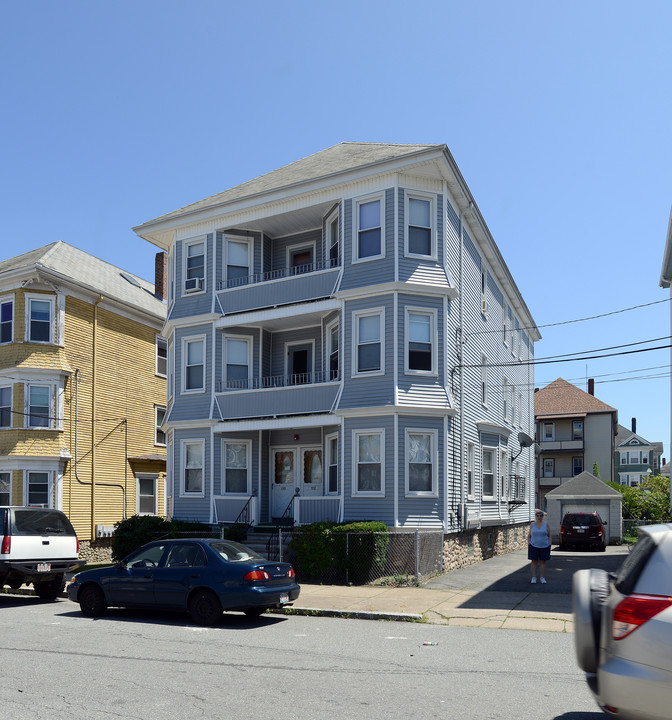 130-132 Tinkham St in New Bedford, MA - Building Photo