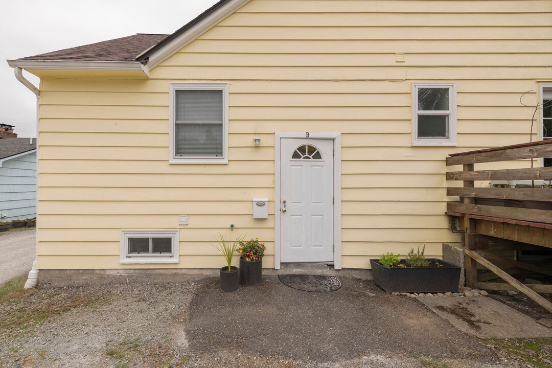 12203 Roseberg Ave S in Seattle, WA - Building Photo