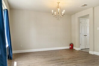 5071 Marsh Ln in Buda, TX - Building Photo - Building Photo