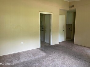 1090 Branch St in Jackson, MS - Building Photo - Building Photo