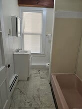 4 Division St in Danbury, CT - Building Photo - Building Photo