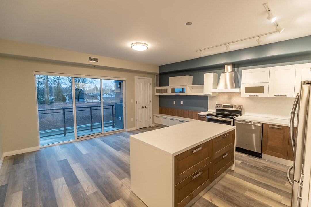 6479 Montrose Rd in Niagara Falls, ON - Building Photo