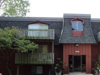 Montmartre Apartments in Columbia, MO - Foto de edificio - Building Photo