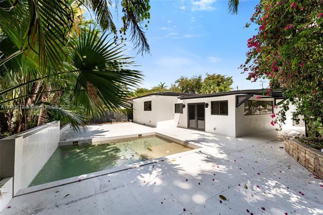 5736 SW 35th St in Miami, FL - Building Photo - Building Photo