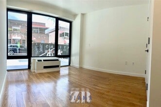 25 E 19th St in Brooklyn, NY - Building Photo - Building Photo