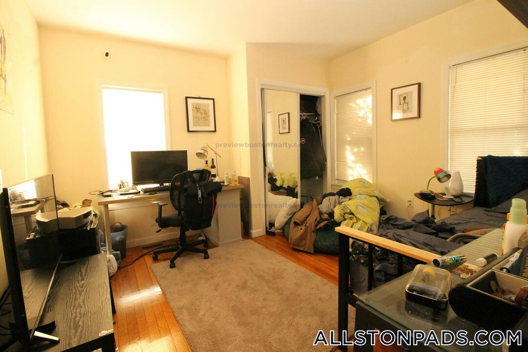 30 Linden St in Boston, MA - Building Photo