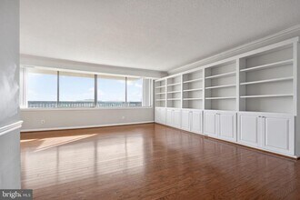 3709 S George Mason Dr in Falls Church, VA - Building Photo - Building Photo