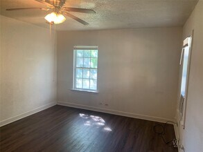 1412 15th St in Huntsville, TX - Building Photo - Building Photo