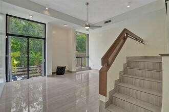 2529 NE 135th St in North Miami, FL - Building Photo - Building Photo