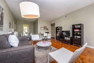 350 S Shore Dr in Miami Beach, FL - Building Photo - Building Photo