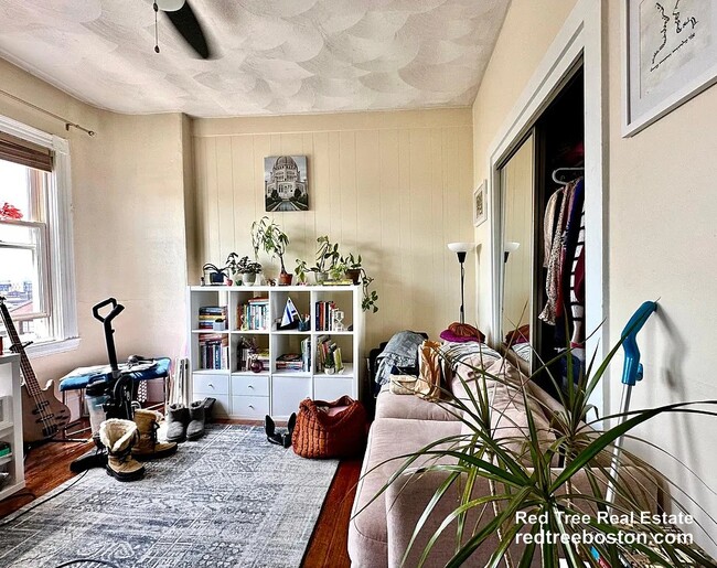 106 Myrtle St, Unit 18 in Boston, MA - Building Photo - Building Photo