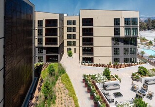 1250 Lakeside Dr in Sunnyvale, CA - Building Photo - Building Photo