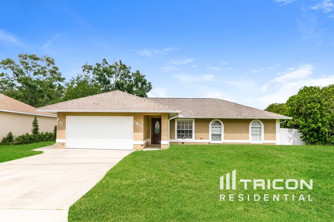 2907 Evans Way in Kissimmee, FL - Foto de edificio