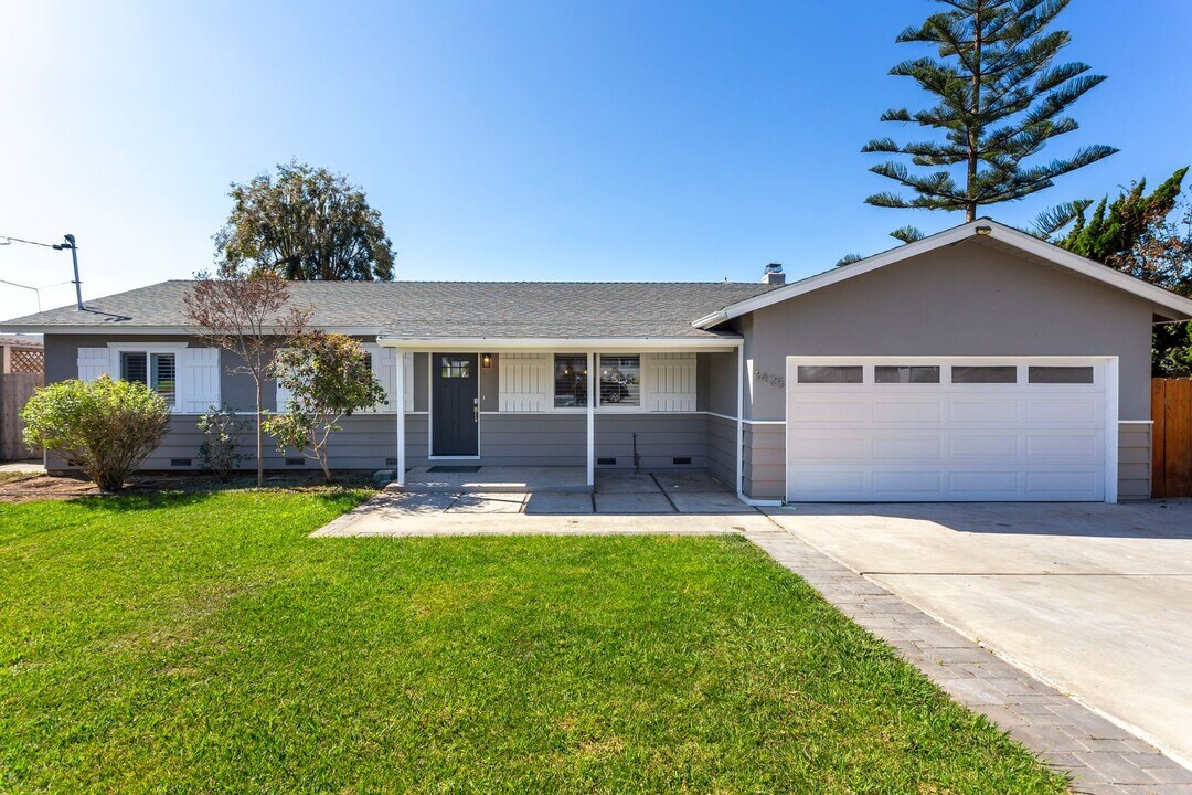 3425 Ann Dr in Carlsbad, CA - Building Photo