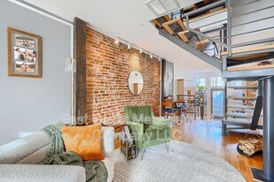 1321 Cooksie St in Baltimore, MD - Building Photo