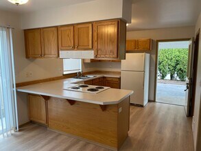 129 E Haller Ave-Unit -A in Arlington, WA - Building Photo - Building Photo