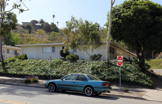 2301 Skylark Dr in Oceanside, CA - Foto de edificio - Building Photo