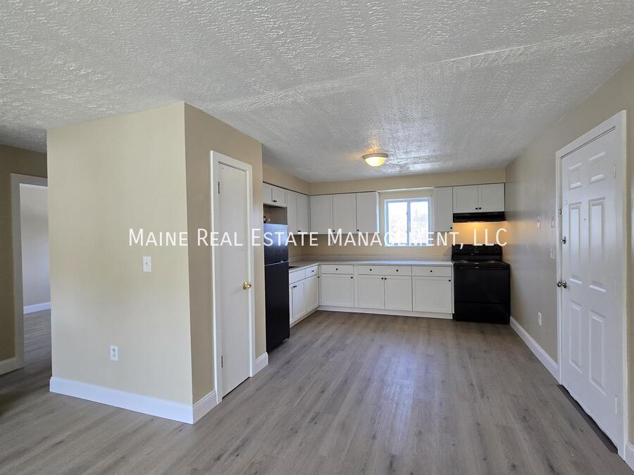 8 Hillside Ln-Unit -3 in Lewiston, ME - Foto de edificio