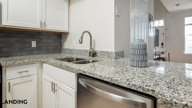 2801 Biltmore Park Dr, Unit 02-107 in Orlando, FL - Building Photo - Building Photo