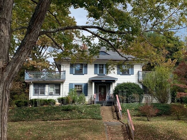 property at 105 Edwin Pl